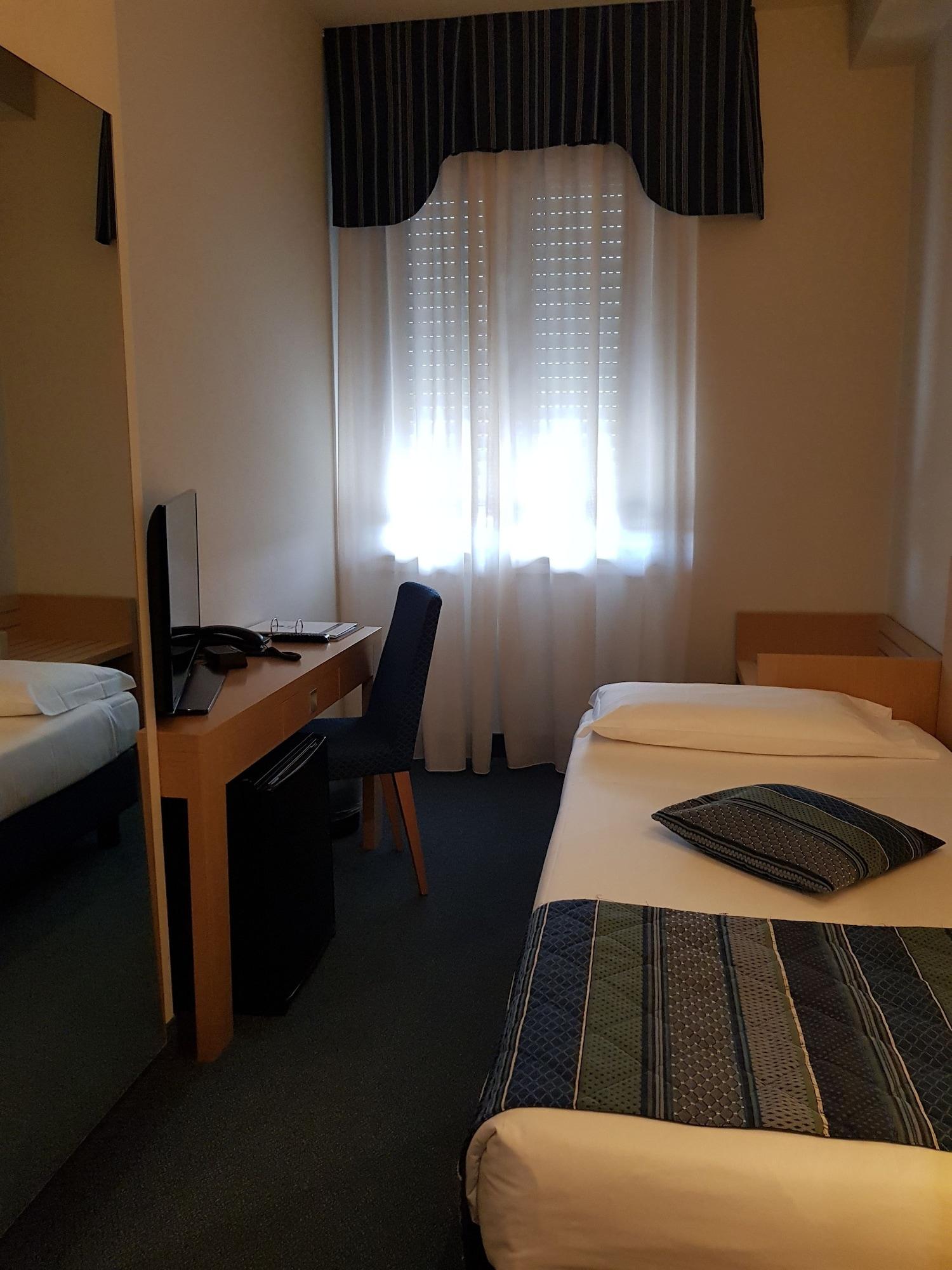 Best Western Hotel Cristallo Mantova Virgilio Esterno foto