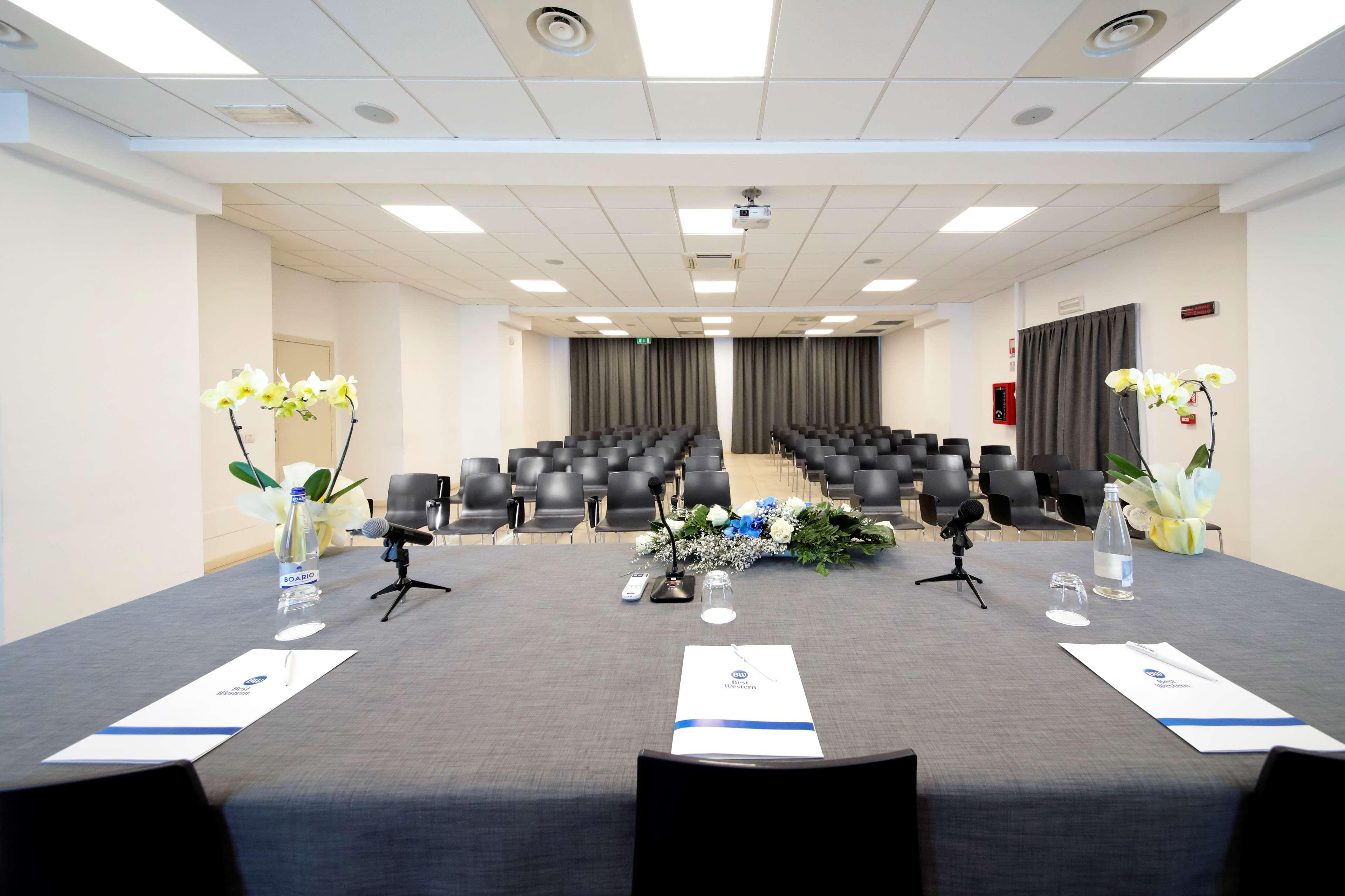 Best Western Hotel Cristallo Mantova Virgilio Esterno foto