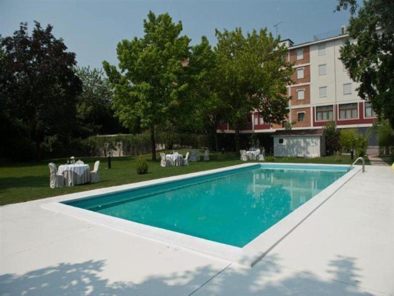 Best Western Hotel Cristallo Mantova Virgilio Esterno foto