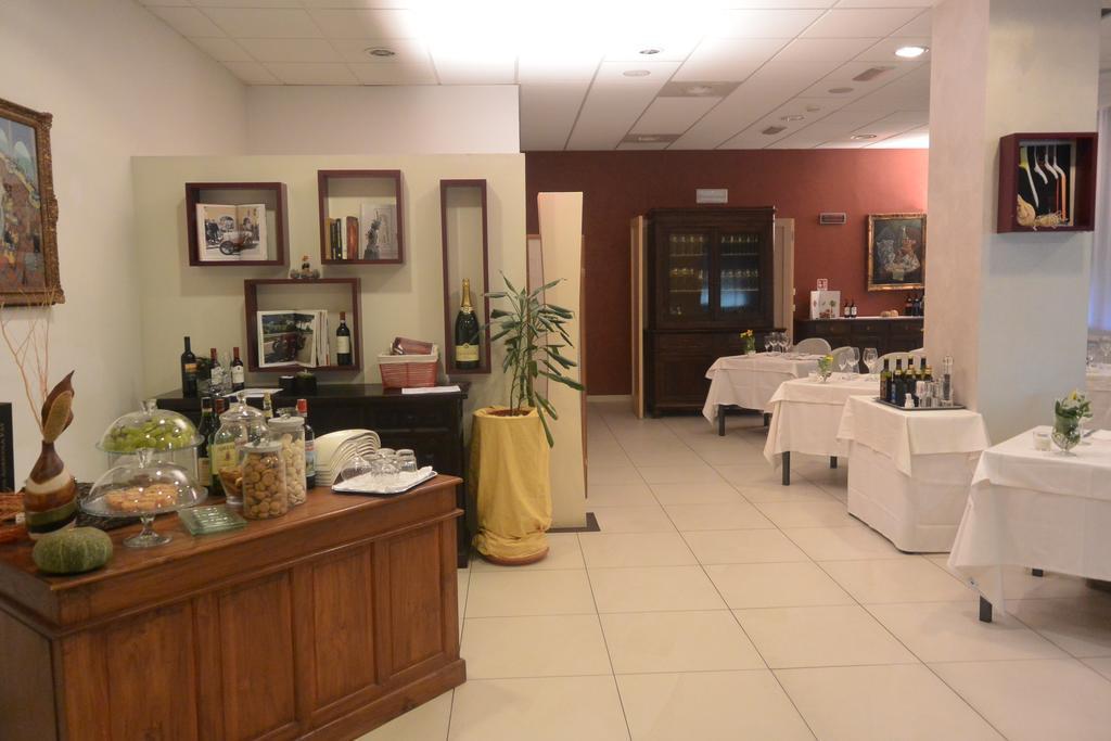 Best Western Hotel Cristallo Mantova Virgilio Esterno foto